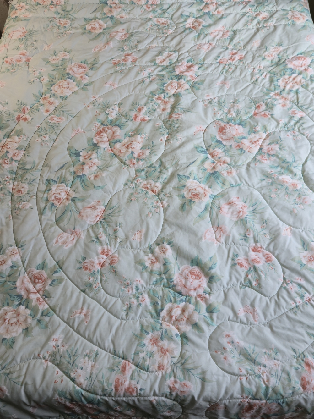 Vintage 1982 J.P. Stevens Floral Queen Bedspread with Lace Trim